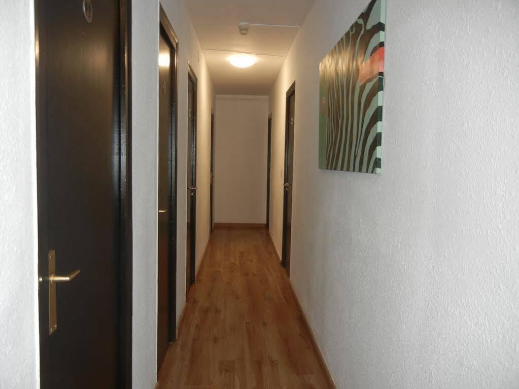 Hostal Oklahoma Reus Exterior photo